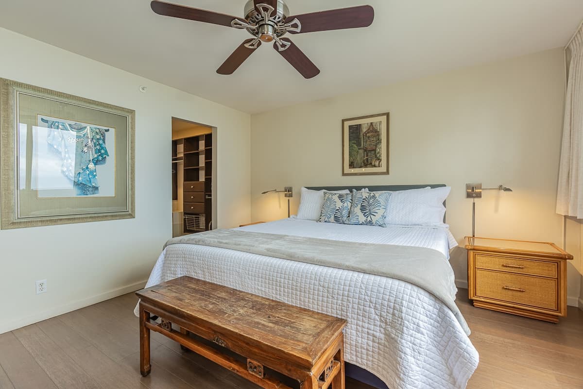 Condo in Lahaina · ★4.86 · 1 bedroom · 2 beds · 1 shared bath - Photo 1