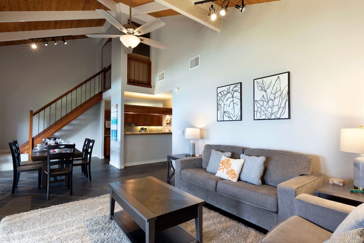 Condo in Kailua-Kona · ★4.84 · 2 bedrooms · 5 beds · 2 private baths - Photo 4