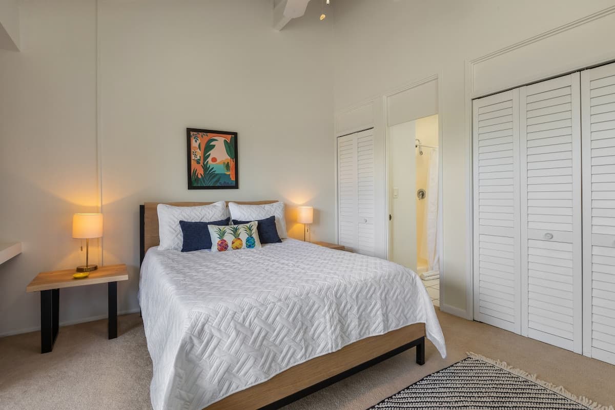 Home in Kahuku · ★4.87 · 2 bedrooms · 4 beds · 2 private baths - Photo 2