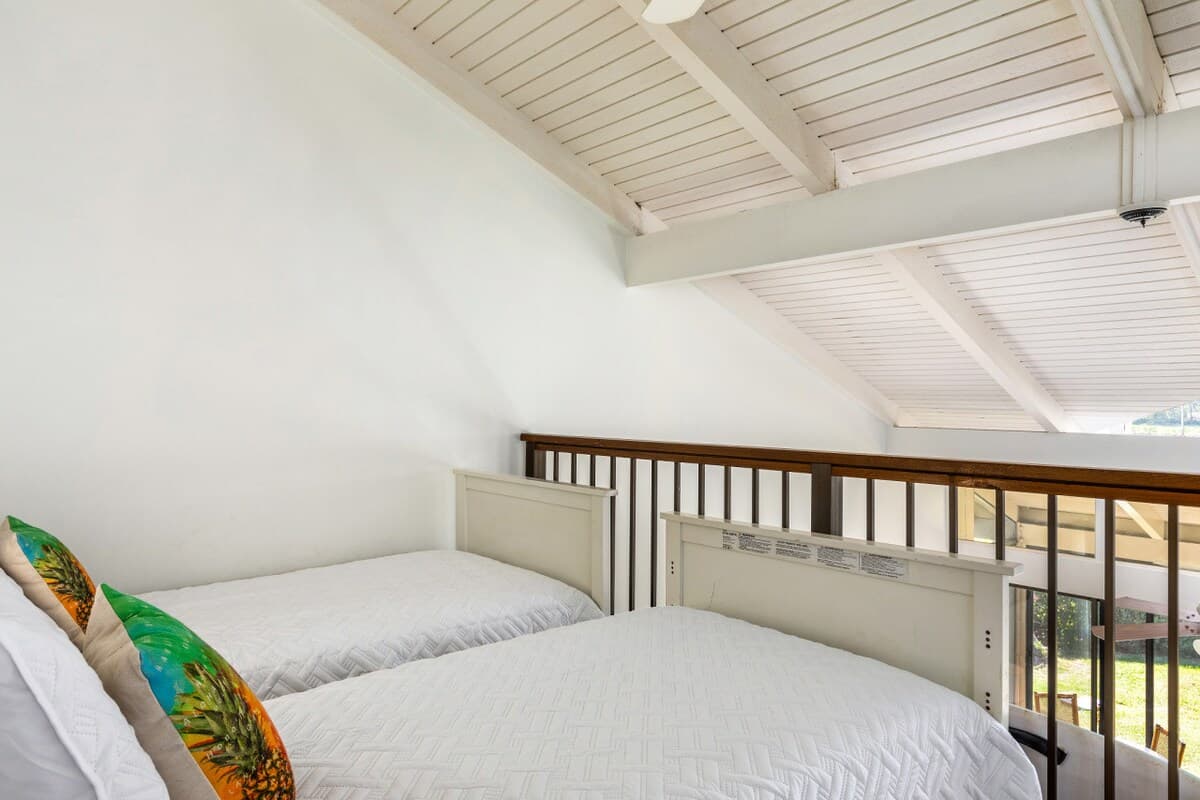 Home in Kahuku · ★4.87 · 2 bedrooms · 4 beds · 2 private baths - Photo 3
