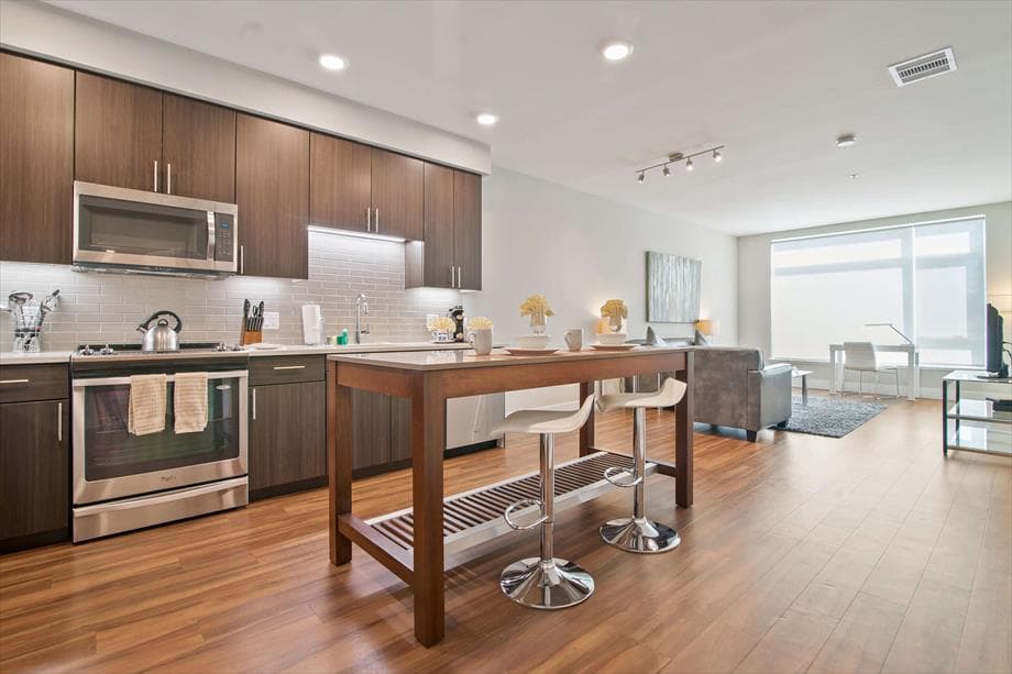 Sleek 1BR | Workspace | Gym | Near FB & Ggl - Photo 5