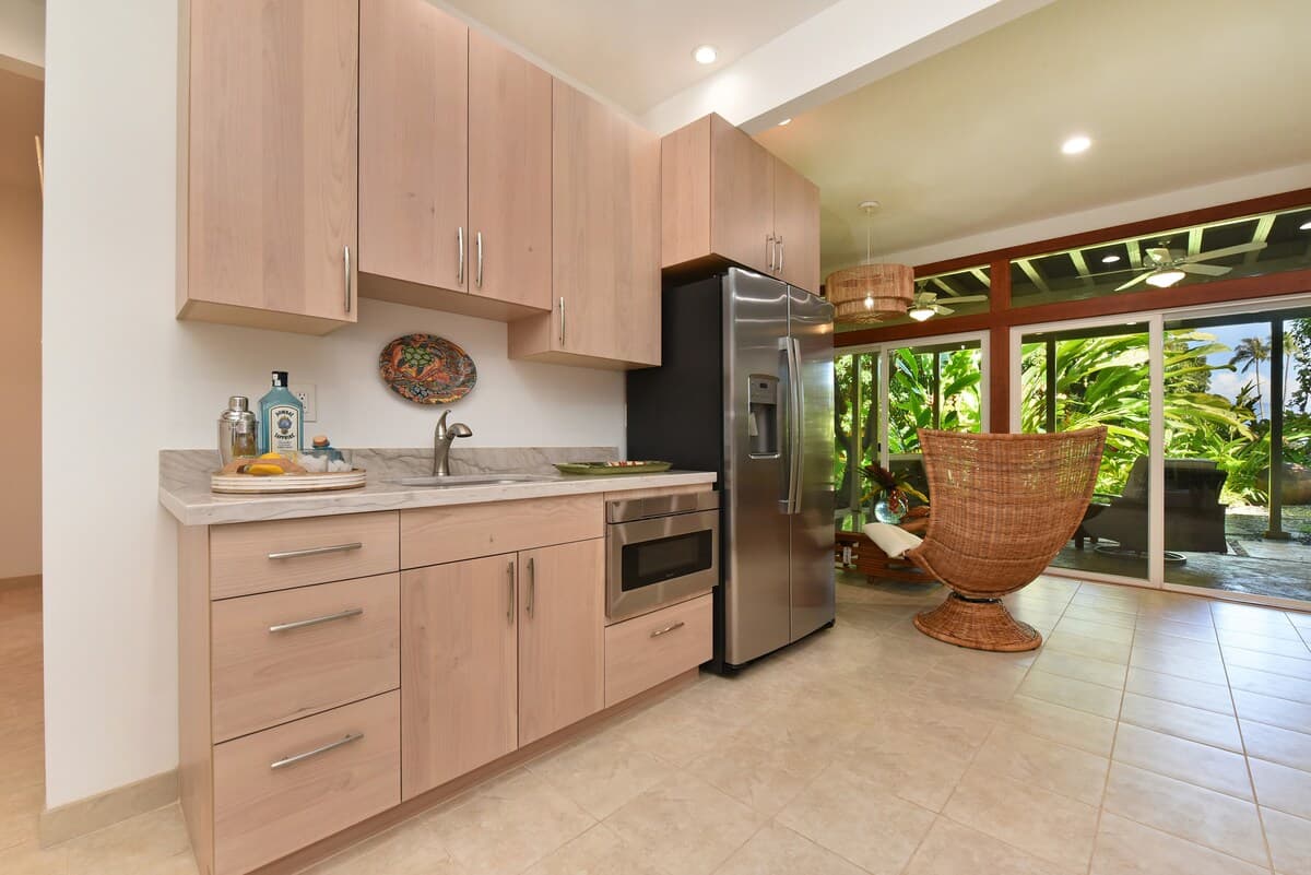 Home in Lahaina · ★5.0 · 4 bedrooms · 4 beds · 4 baths - Photo 5