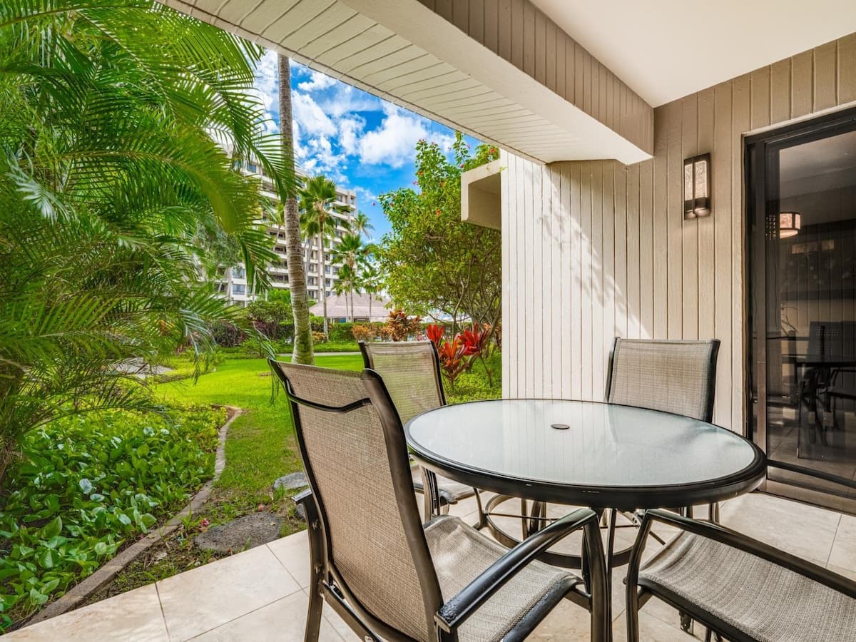 Condo in Lahaina · ★5.0 · 2 bedrooms · 2 beds · 2 baths - Photo 2