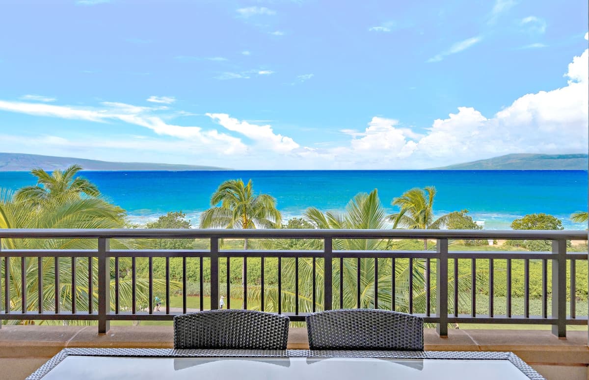 Condo in Lahaina · ★5.0 · 3 bedrooms · 4 beds · 2 baths - Photo 2