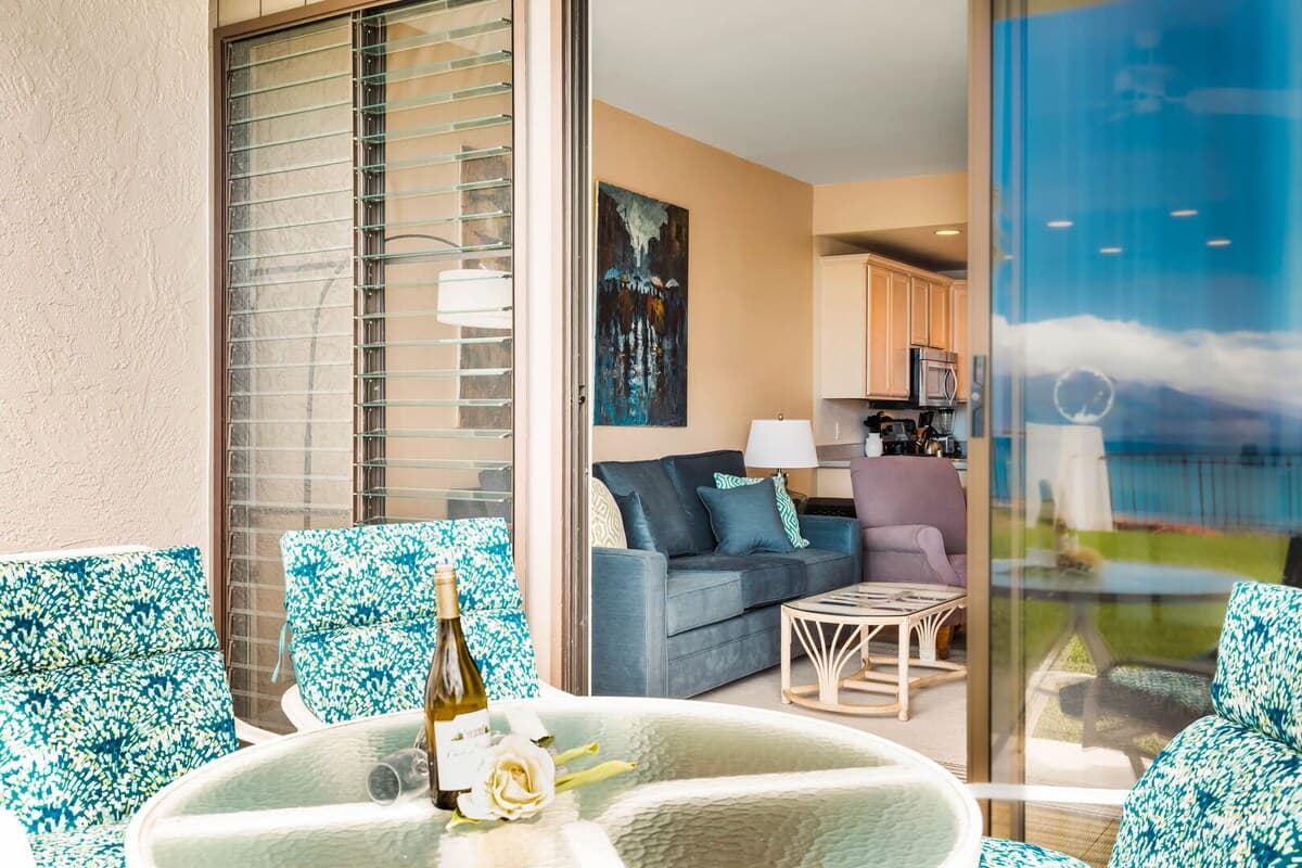 Condo in Lahaina · ★4.7 · 1 bedroom · 2 beds · 1 private bath - Photo 3