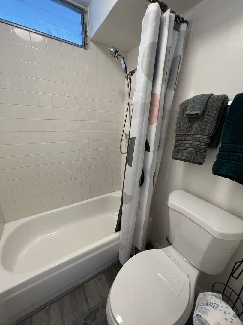 Condo in Honolulu · ★4.63 · 1 bedroom · 1 bed · 1 private bath - Photo 2