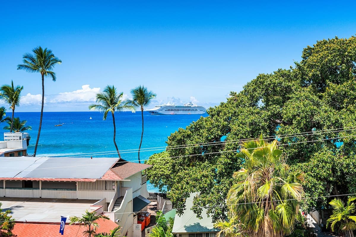 Condo in Kailua-Kona · ★4.77 · 1 bedroom · 2 beds · 1 private bath - Photo 1