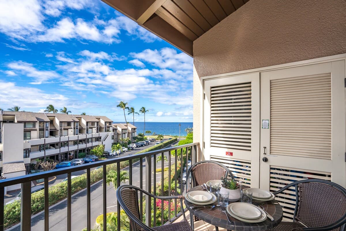Condo in Kihei · ★4.6 · 2 bedrooms · 3 beds · 2 shared baths - Photo 2