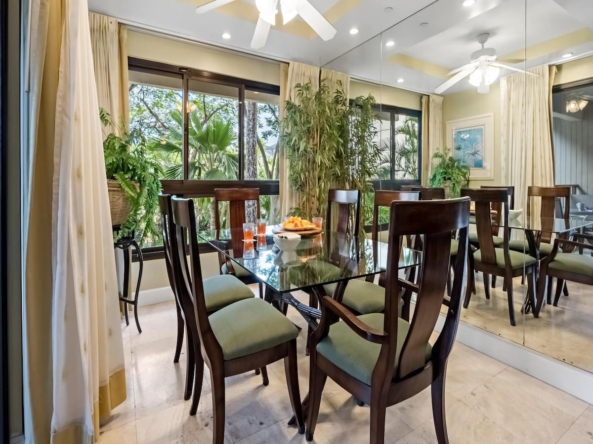 Condo in Lahaina · ★5.0 · 2 bedrooms · 3 beds · 2 baths - Photo 3