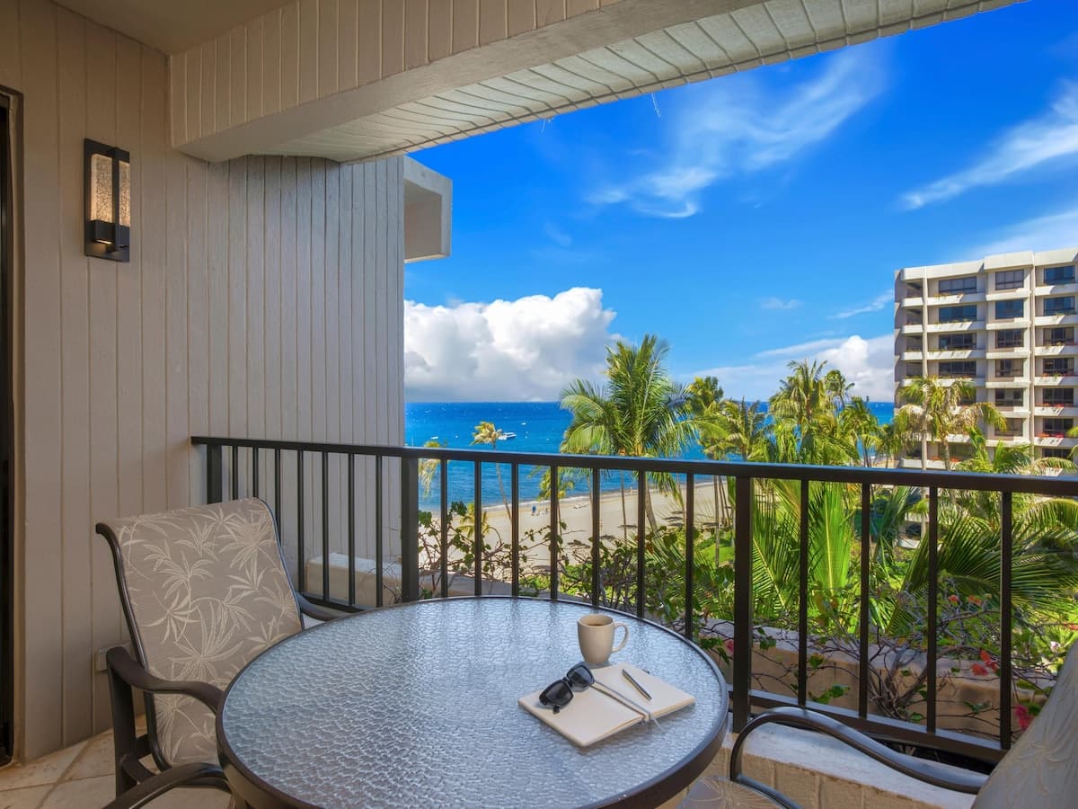 Condo in Lahaina · ★5.0 · 2 bedrooms · 3 beds · 2 baths - Photo 1