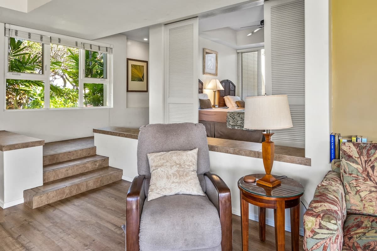 Condo in Kihei · ★4.33 · 2 bedrooms · 4 beds · 2 private baths - Photo 3