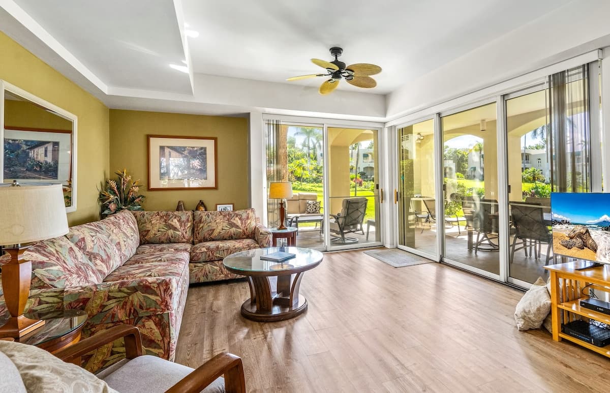 Condo in Kihei · ★4.33 · 2 bedrooms · 4 beds · 2 private baths - Photo 1