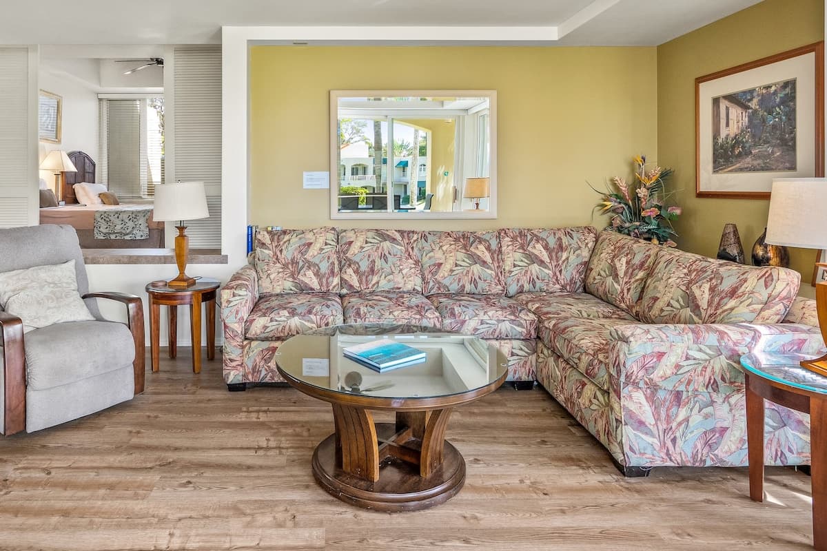 Condo in Kihei · ★4.33 · 2 bedrooms · 4 beds · 2 private baths - Photo 4