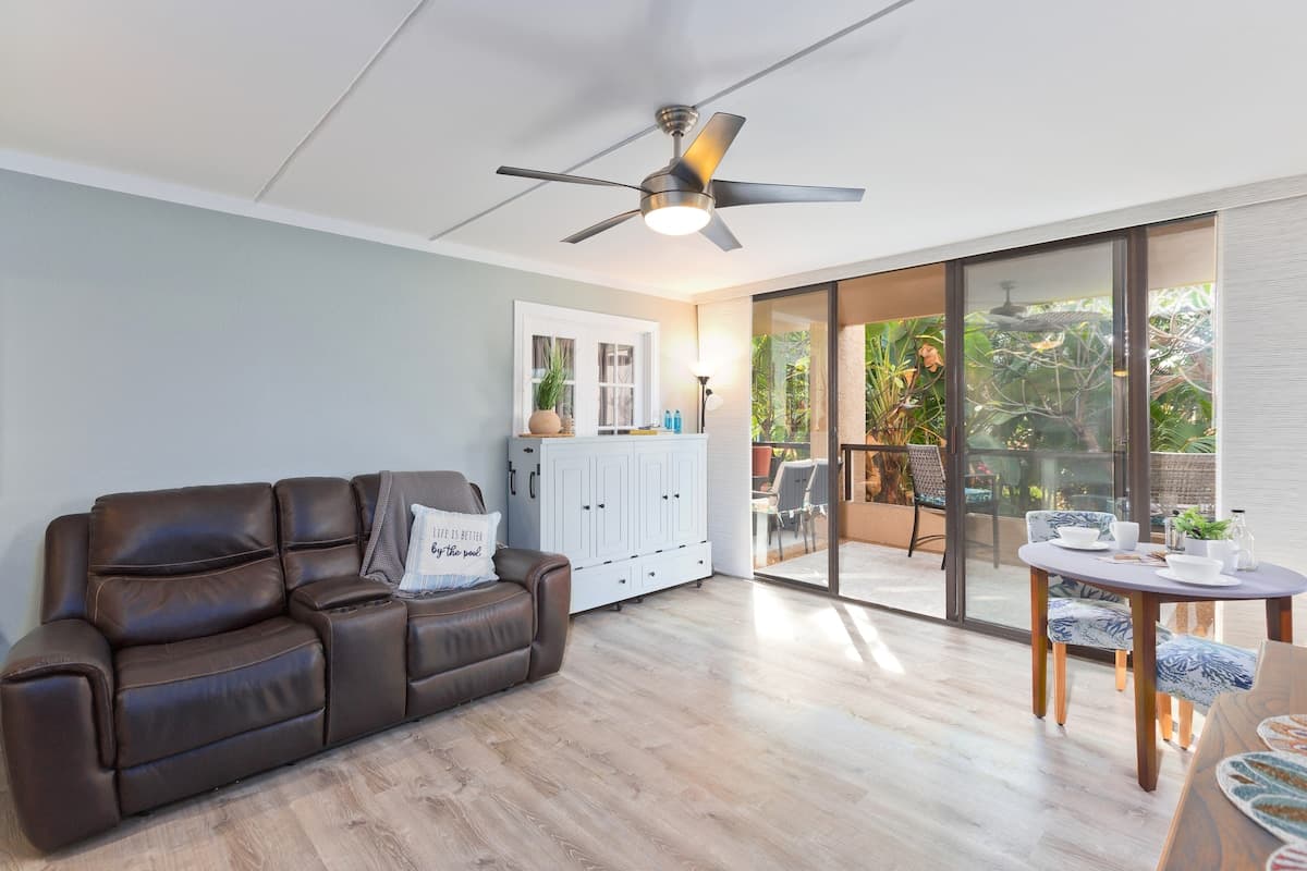 Condo in Kailua-Kona · ★4.92 · 1 bedroom · 1 bed · 2 shared baths - Photo 3
