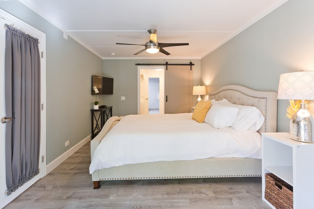 Condo in Kailua-Kona · ★4.92 · 1 bedroom · 1 bed · 2 shared baths - Photo 5