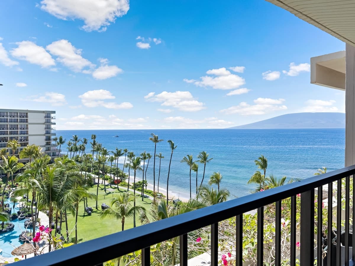 Condo in Lahaina · ★4.75 · 3 bedrooms · 4 beds · 2 baths - Photo 1