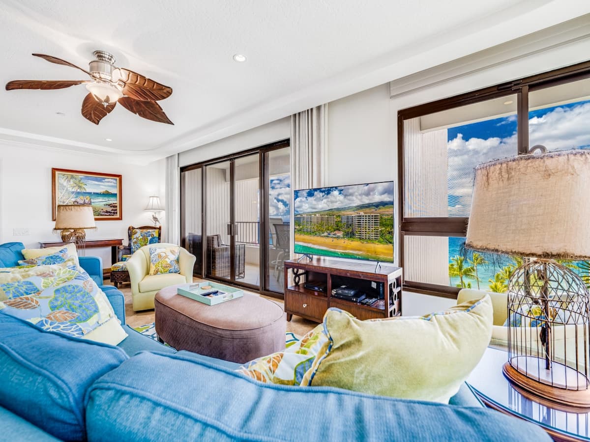 Condo in Lahaina · ★4.86 · 2 bedrooms · 3 beds · 2 baths - Photo 3