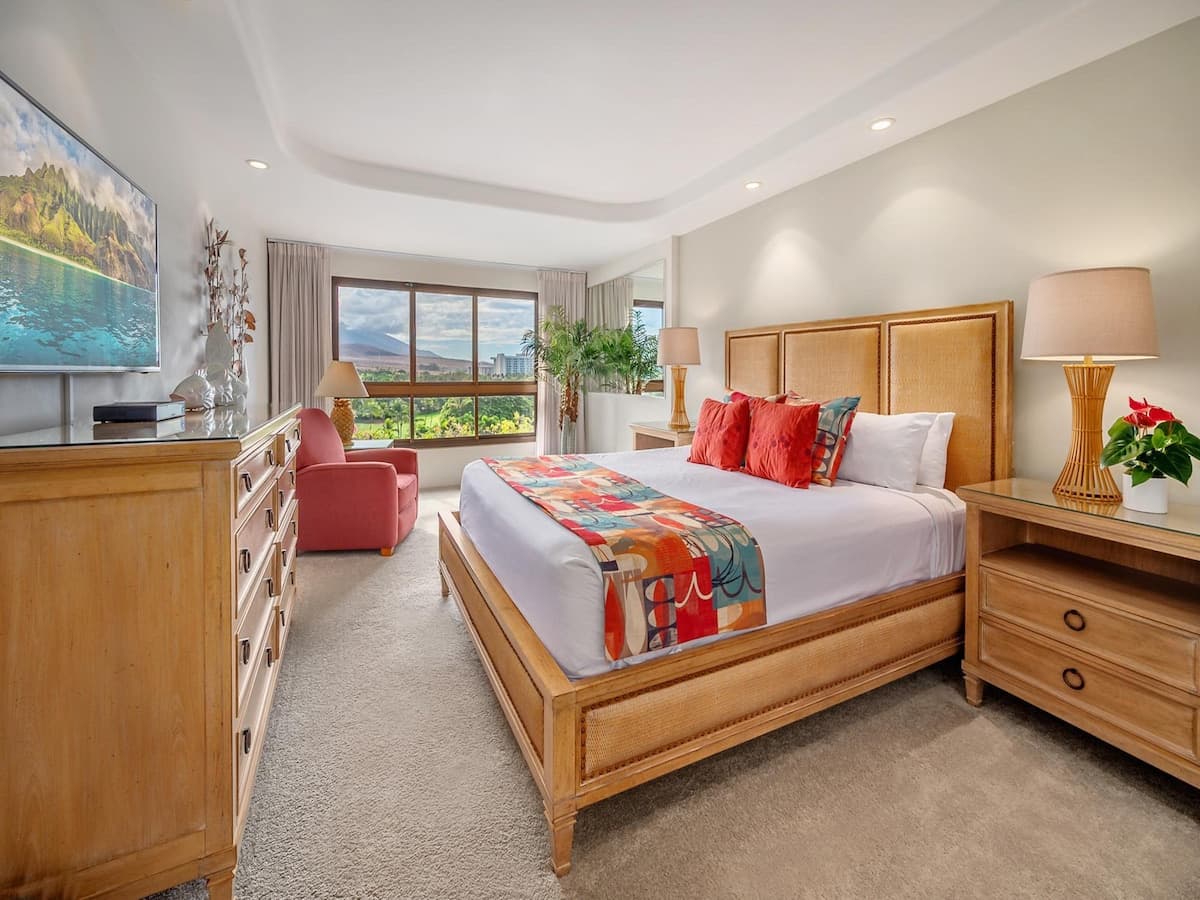 Condo in Lahaina · ★5.0 · 2 bedrooms · 2 beds · 2 baths - Photo 4