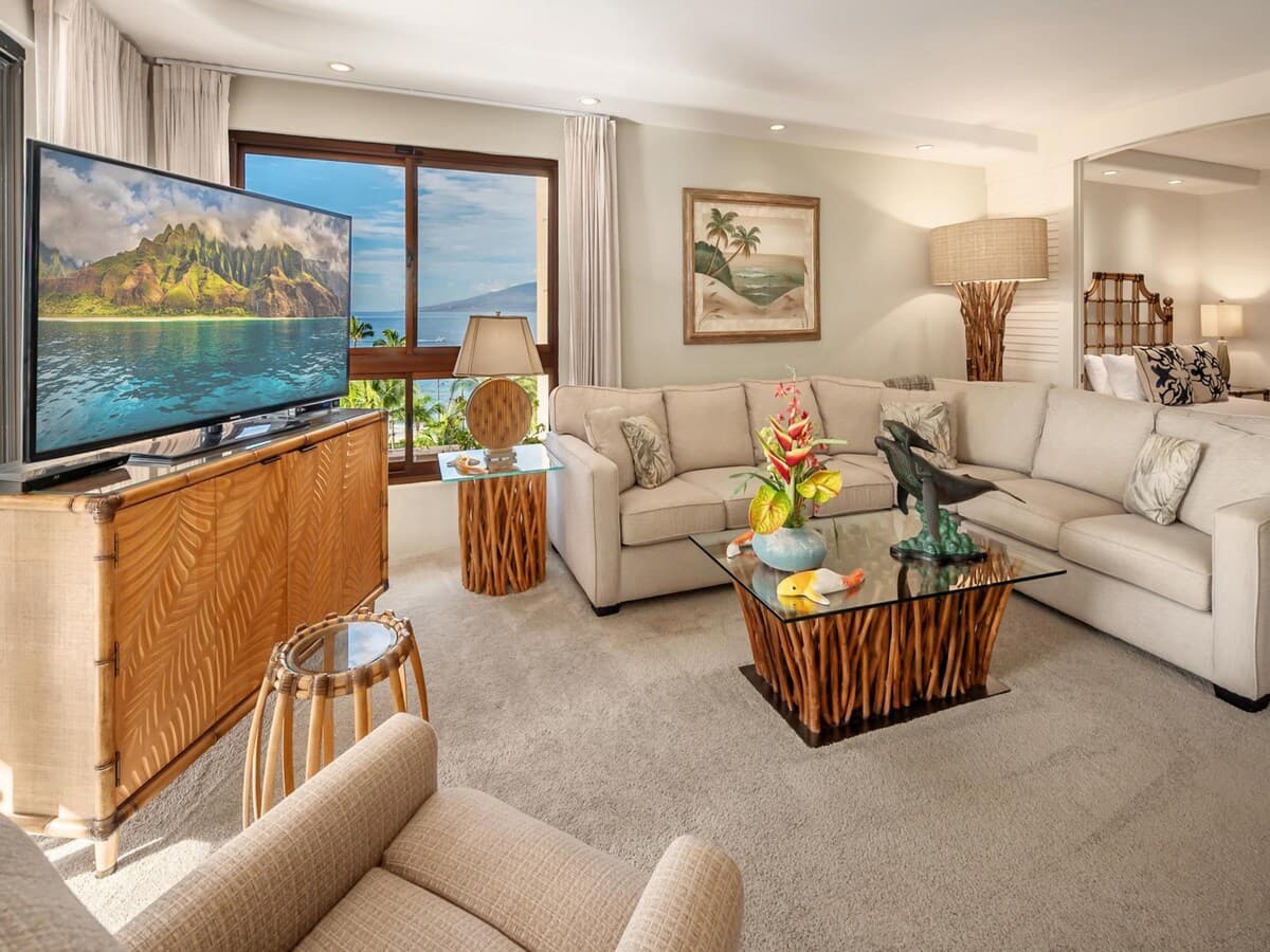 Condo in Lahaina · ★5.0 · 2 bedrooms · 2 beds · 2 baths - Photo 2