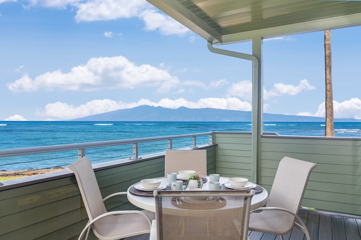 Condo in Lahaina · ★4.92 · 3 bedrooms · 4 beds · 3 baths - Photo 1