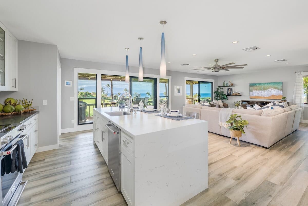 Condo in Lahaina · ★4.95 · 3 bedrooms · 3 beds · 3 baths - Photo 2