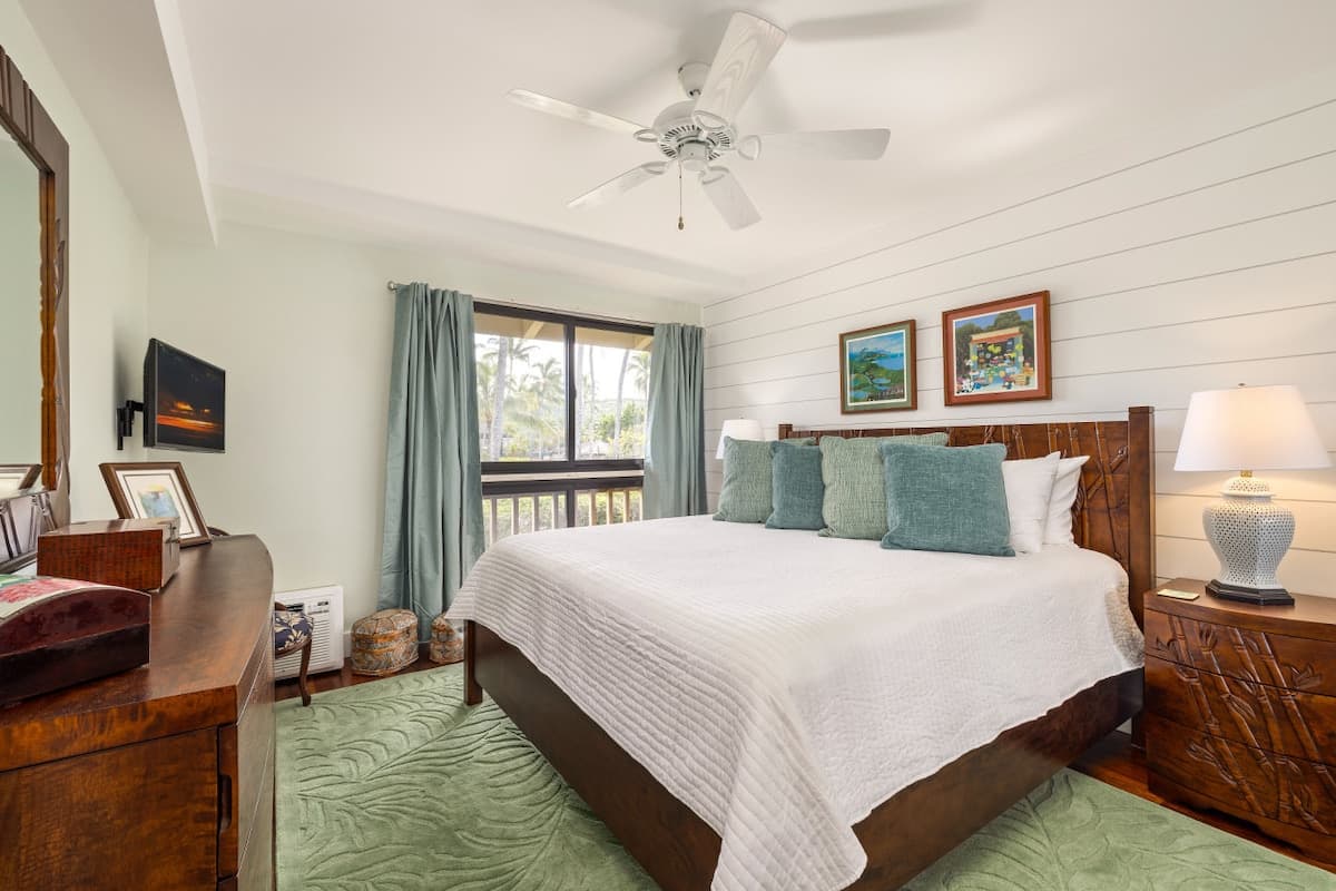 Home in Kahuku · ★4.93 · 2 bedrooms · 3 beds · 2 shared baths - Photo 2