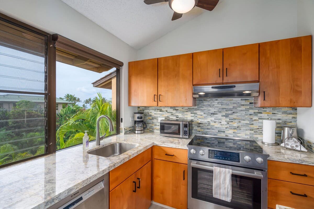 Condo in Kihei · ★4.93 · 1 bedroom · 1 bed · 1 bath - Photo 4