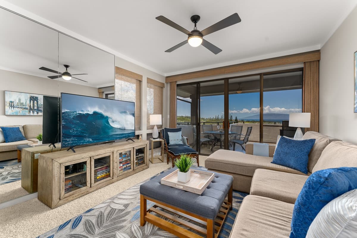Condo in Lahaina · ★4.96 · 1 bedroom · 2 beds · 2 private baths - Photo 4