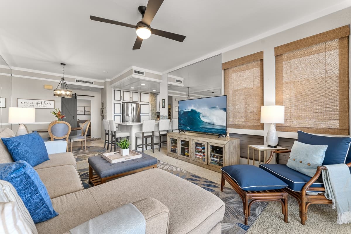 Condo in Lahaina · ★4.96 · 1 bedroom · 2 beds · 2 private baths - Photo 3