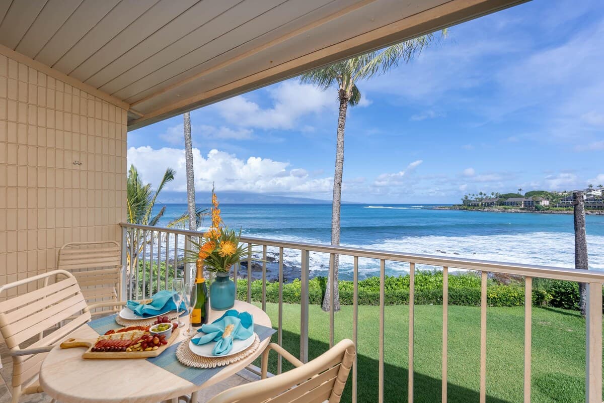 Condo in Lahaina · ★4.88 · Studio · 1 bed · 1 bath - Photo 5