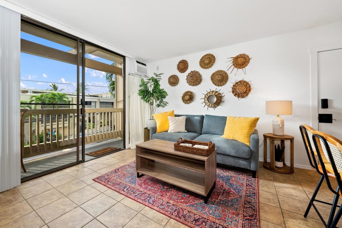 Condo in Kailua-Kona · ★4.73 · 1 bedroom · 2 beds · 1 bath - Photo 4