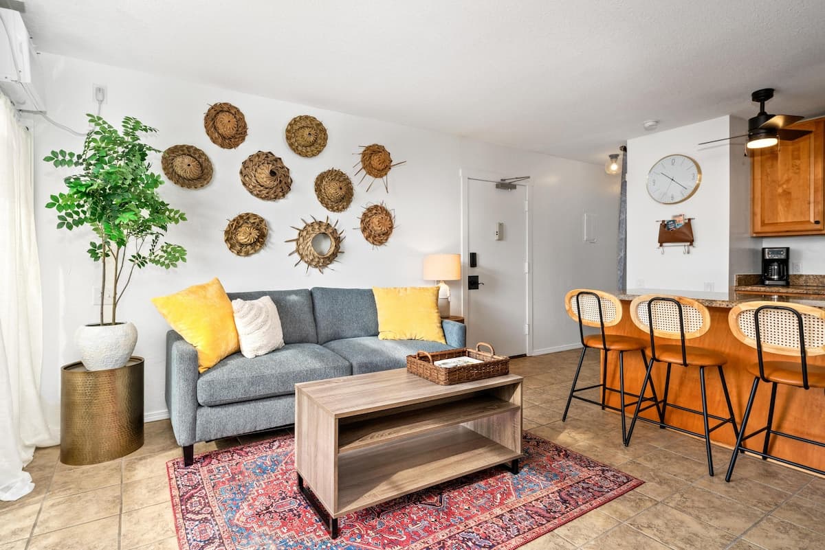 Condo in Kailua-Kona · ★4.73 · 1 bedroom · 2 beds · 1 bath - Photo 2