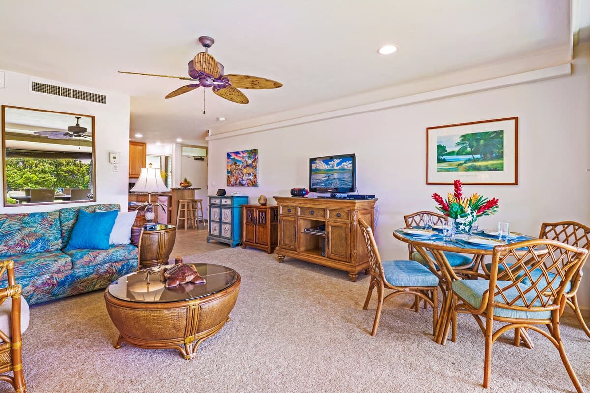 Home in Lahaina · ★4.57 · 1 bedroom · 2 beds · 2 baths - Photo 2