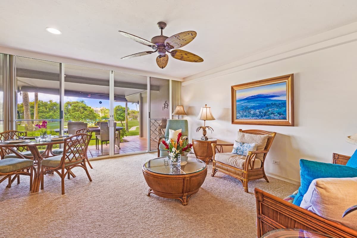 Home in Lahaina · ★4.57 · 1 bedroom · 2 beds · 2 baths - Photo 1