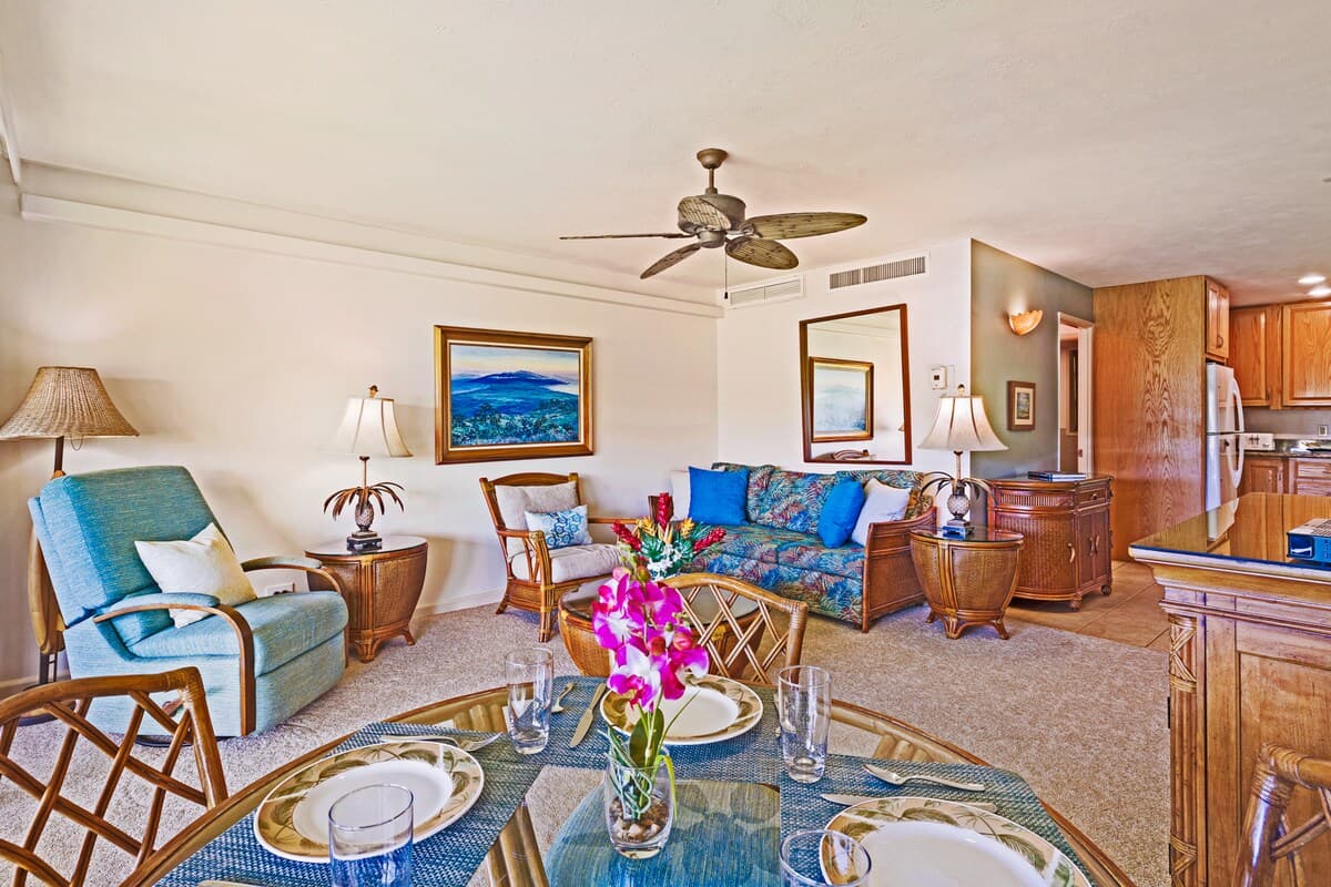 Home in Lahaina · ★4.57 · 1 bedroom · 2 beds · 2 baths - Photo 3