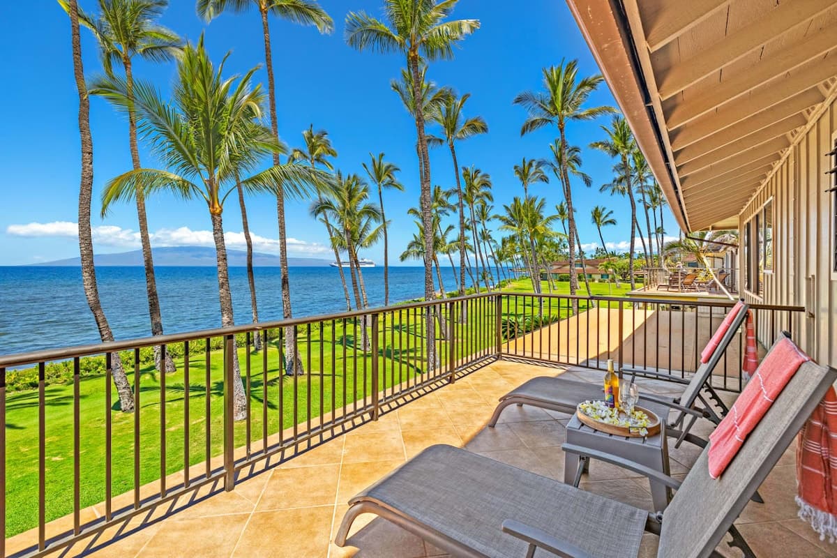 Townhouse in Lahaina · ★4.97 · 4 bedrooms · 5 beds · 3.5 baths - Photo 2