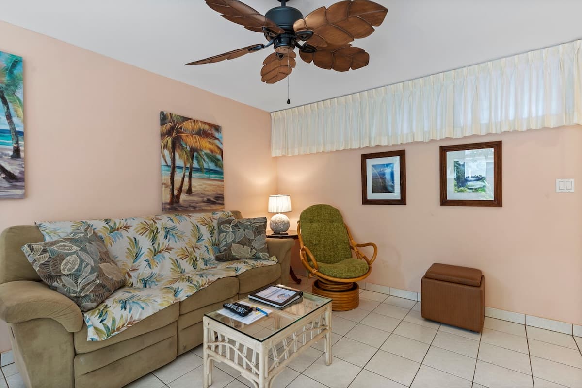 Condo in Kihei · ★4.58 · 2 bedrooms · 4 beds · 2 shared baths - Photo 3