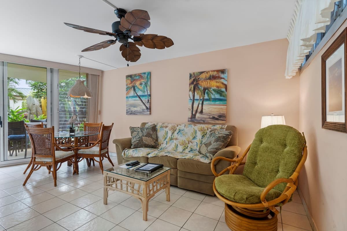Condo in Kihei · ★4.58 · 2 bedrooms · 4 beds · 2 shared baths - Photo 4