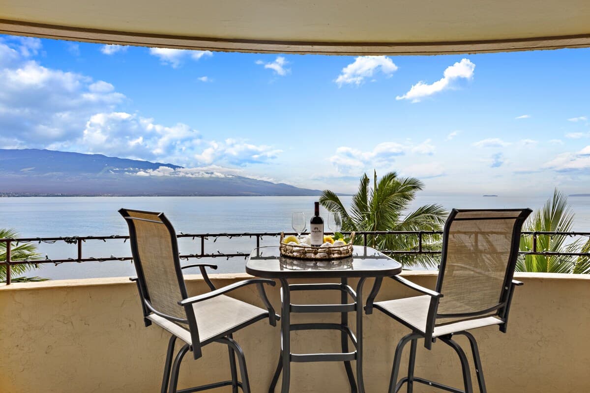 Condo in Wailuku · ★4.73 · 1 bedroom · 2 beds · 1 bath - Photo 2