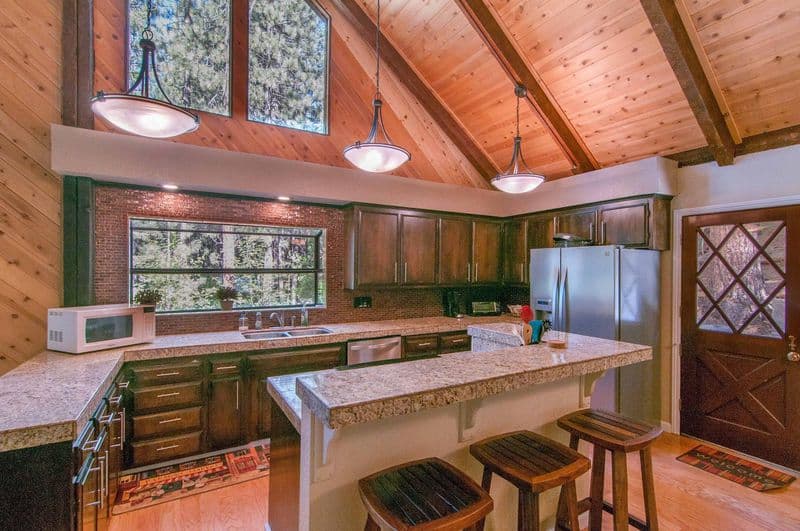 Rustic Mountain Elegance, Newly Remodeled - Photo 2