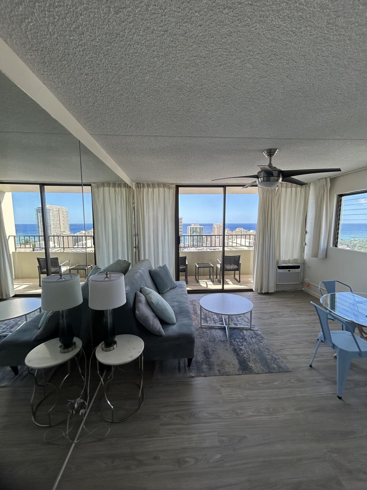 Condo in Honolulu · ★4.5 · 1 bedroom · 2 beds · 1 private bath - Photo 4