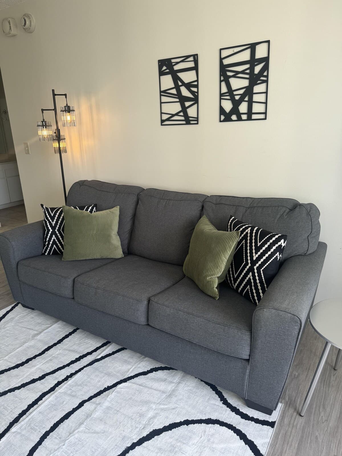Condo in Honolulu · ★4.53 · 1 bedroom · 2 beds · 1 private bath - Photo 3