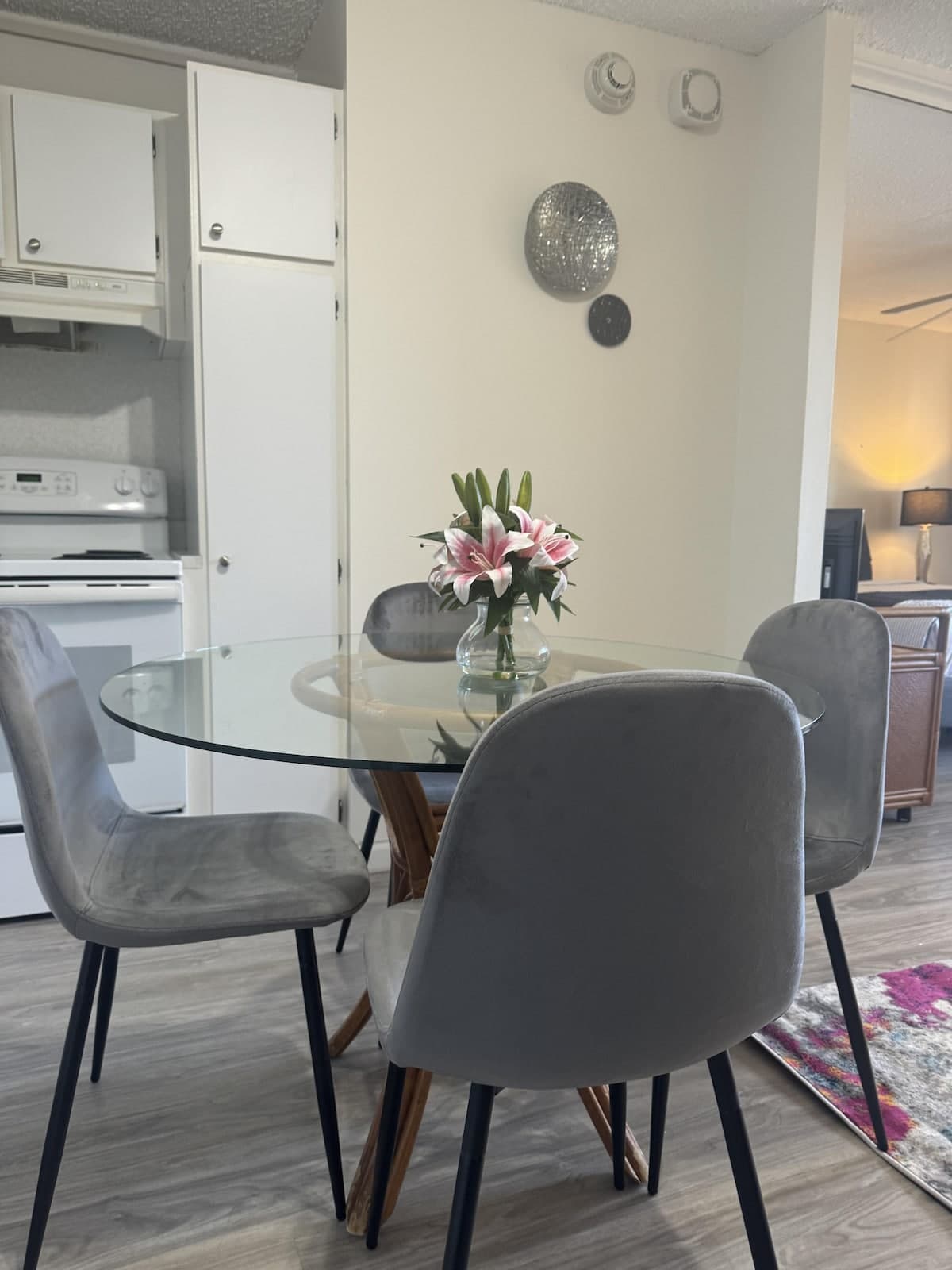 Condo in Honolulu · ★4.61 · 1 bedroom · 2 beds · 1 private bath - Photo 5