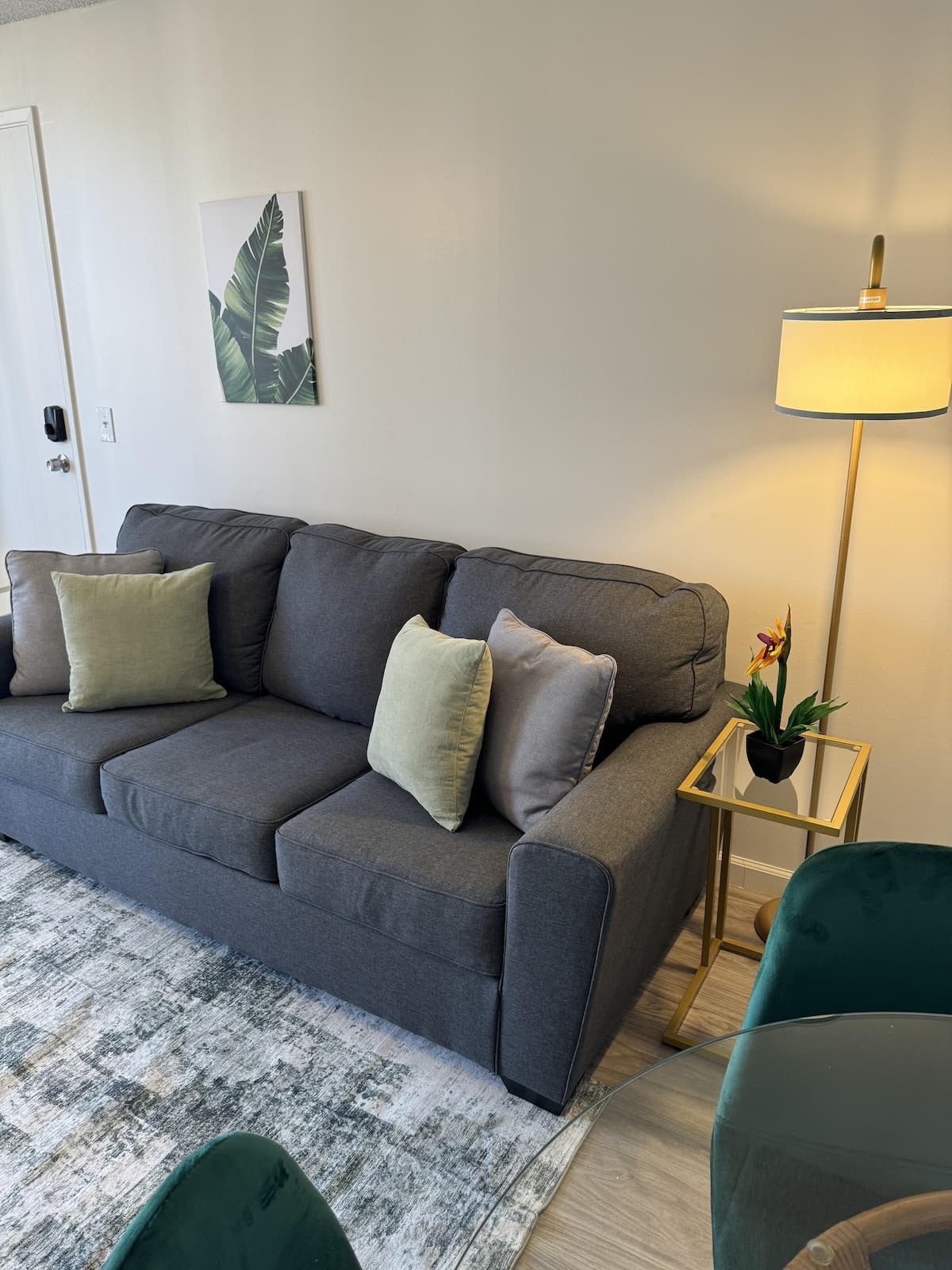 Condo in Honolulu · ★4.75 · 1 bedroom · 2 beds · 1 private bath - Photo 5