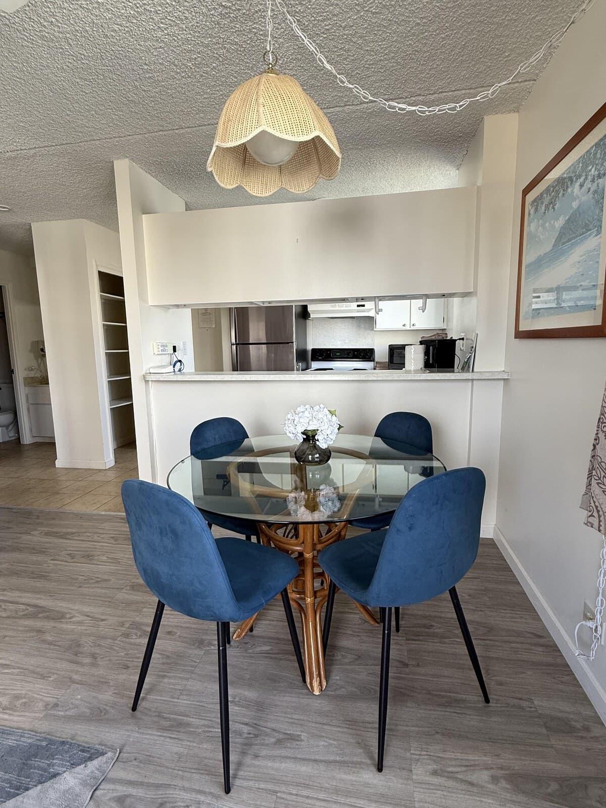 Condo in Honolulu · ★4.31 · 1 bedroom · 2 beds · 1 shared bath - Photo 4