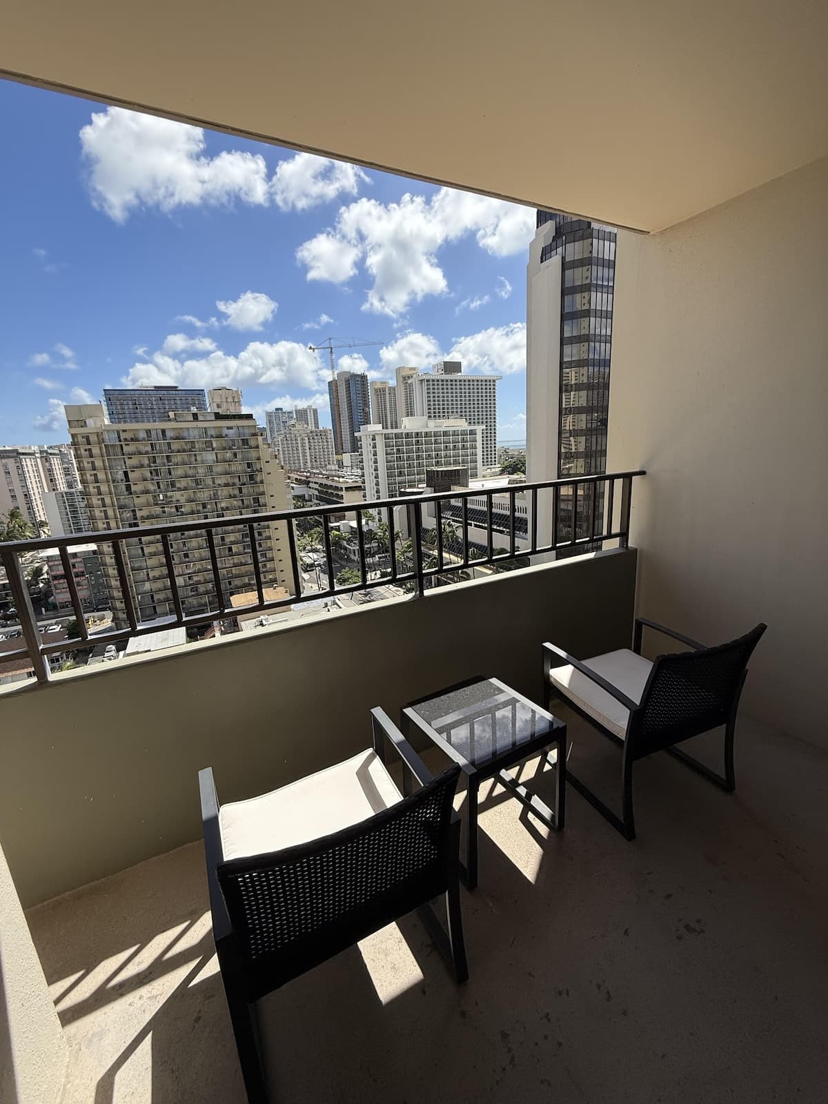 Condo in Honolulu · ★4.53 · 1 bedroom · 2 beds · 1 private bath - Photo 2