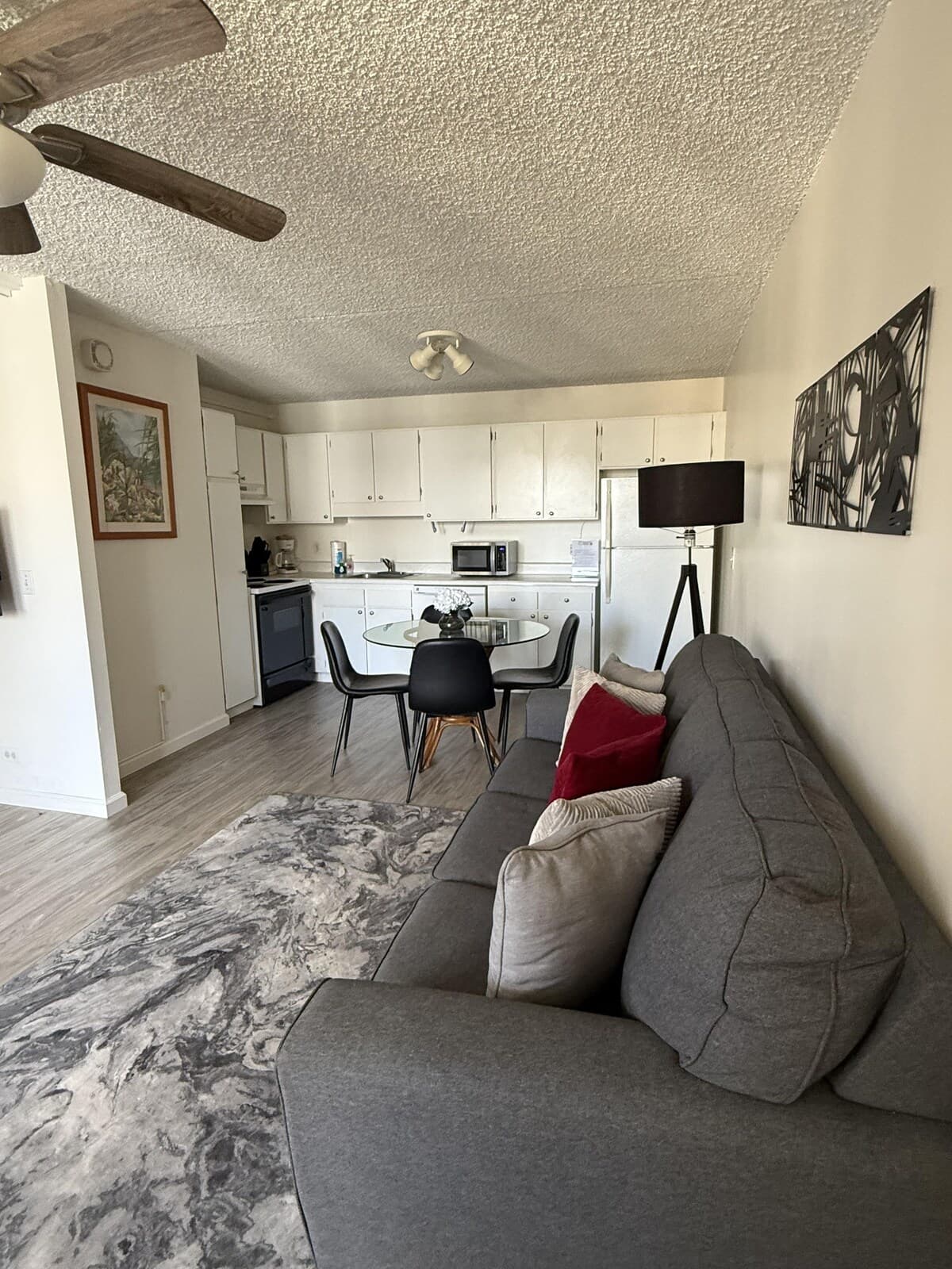 Condo in Honolulu · ★4.62 · 1 bedroom · 2 beds · 1 private bath - Photo 2