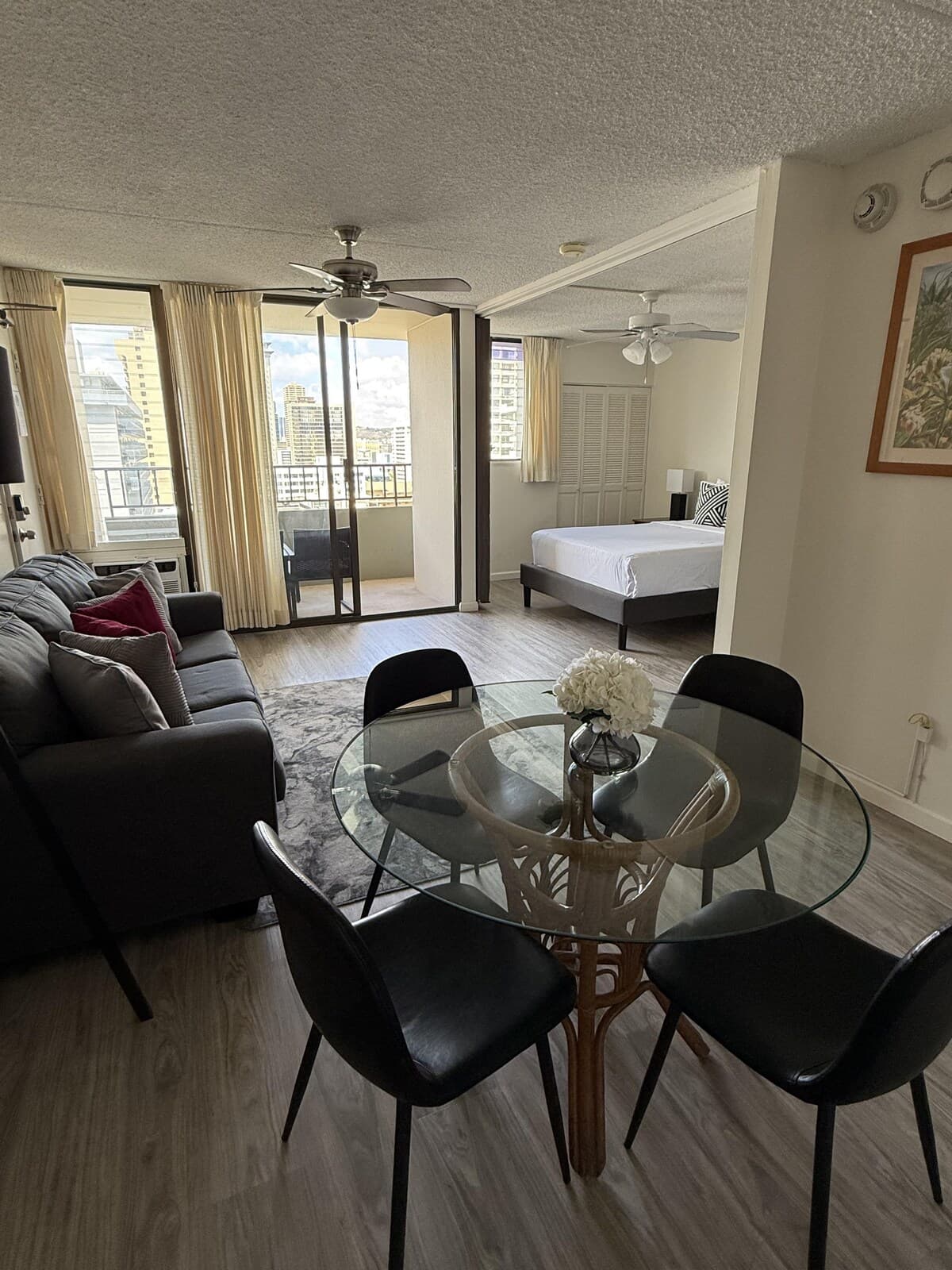 Condo in Honolulu · ★4.62 · 1 bedroom · 2 beds · 1 private bath - Photo 5