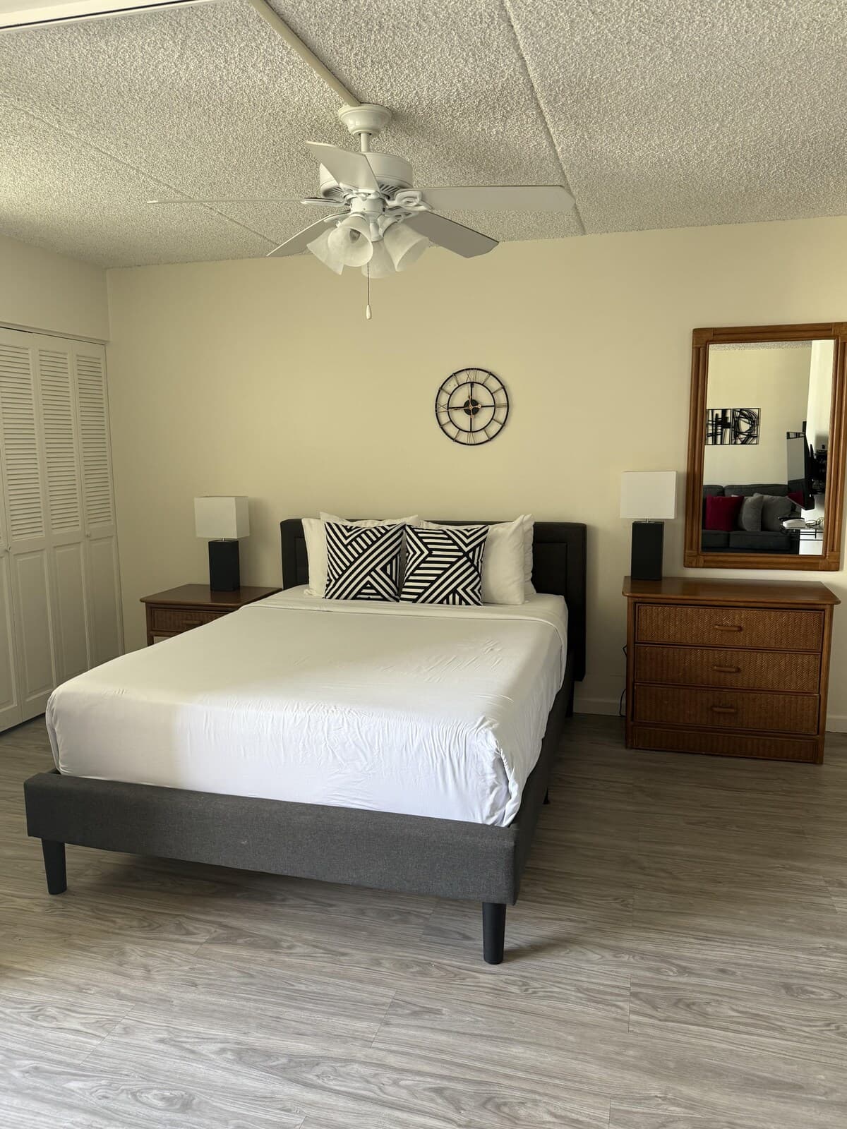Condo in Honolulu · ★4.62 · 1 bedroom · 2 beds · 1 private bath - Photo 4