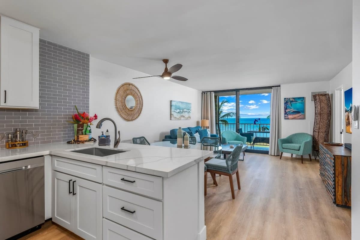 Condo in Kihei · ★4.98 · 2 bedrooms · 3 beds · 2 baths - Photo 4